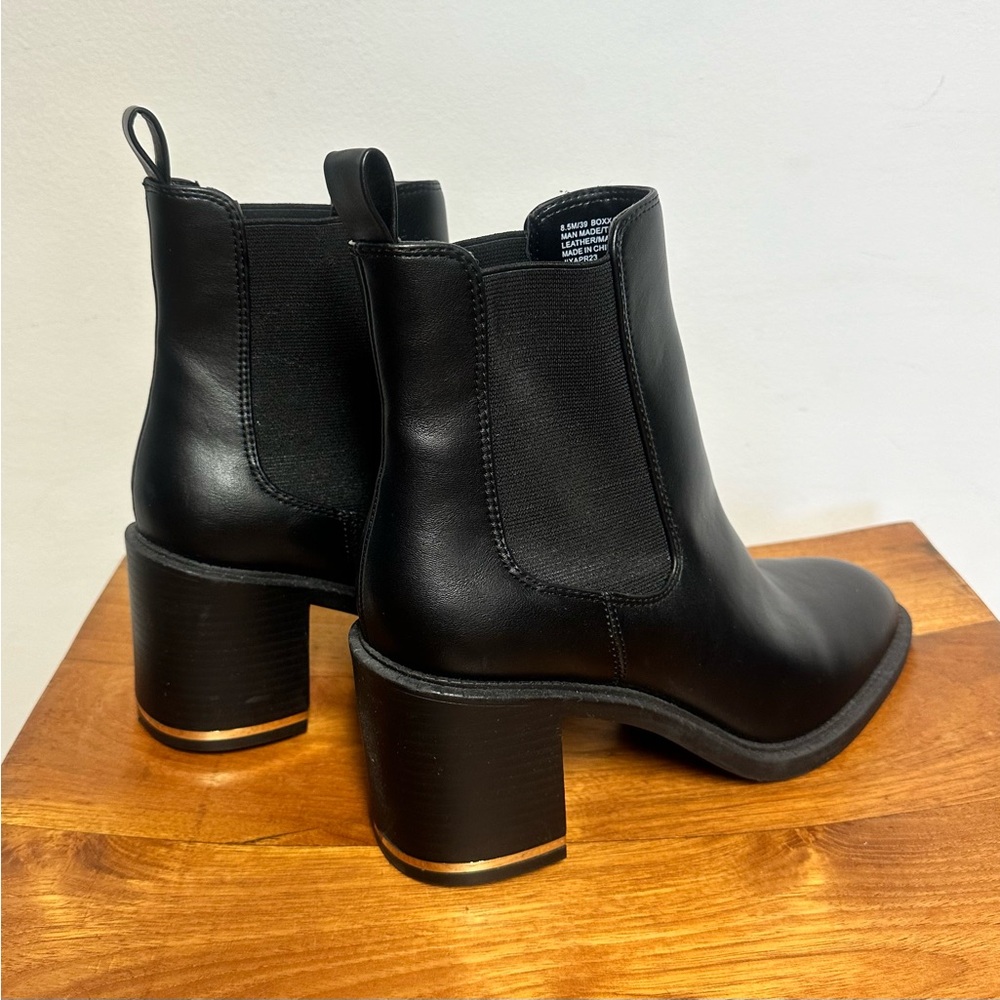 BCBGeneration Boxxa Bootie